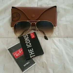 *FIRM PRICE* 100% Authentic Womens Ray Ban